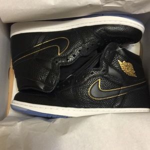 Air Jordan 1 Retro “City of Flight” sz 9